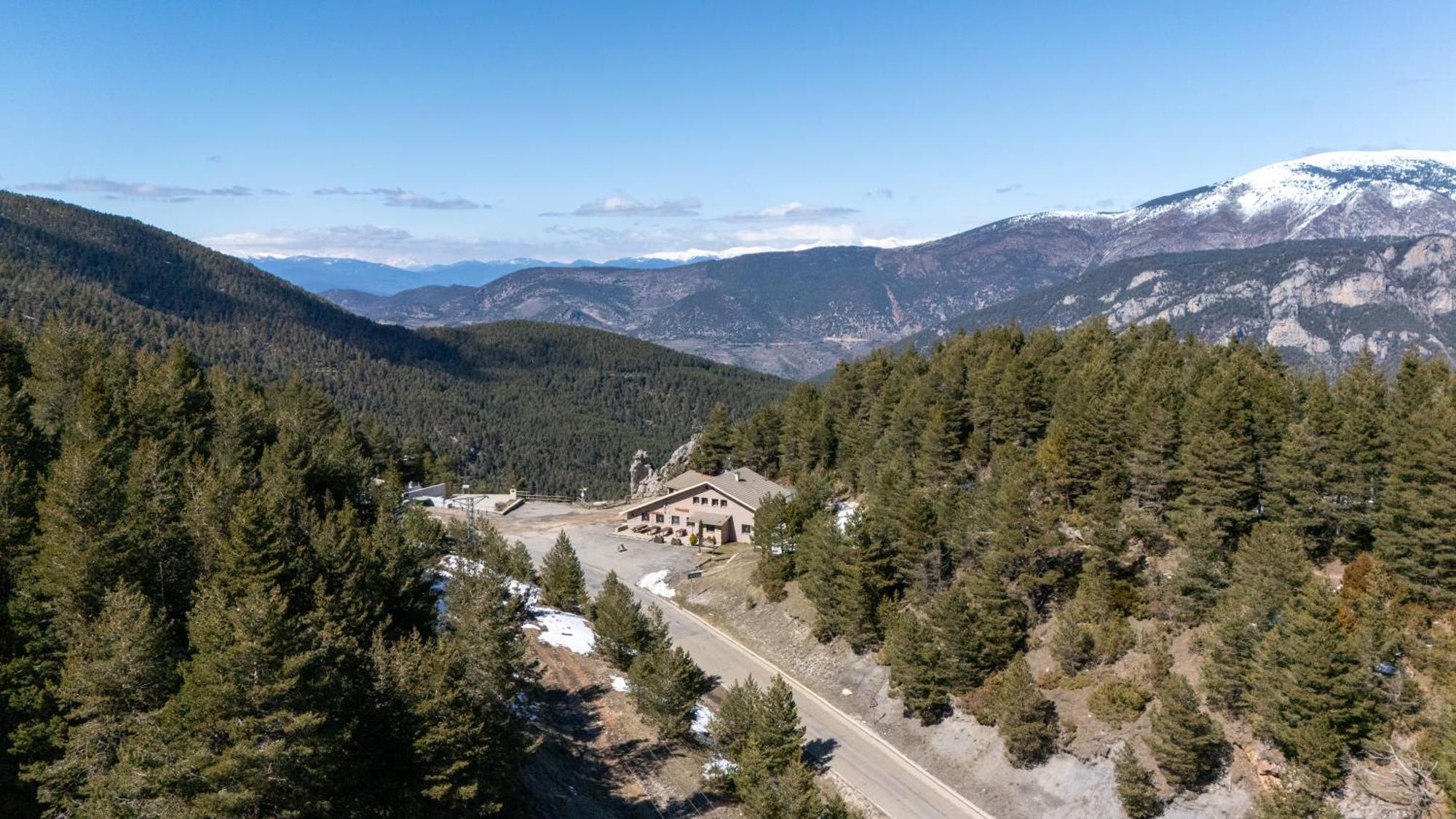 Coll De Port Hostel Tuixen Luaran gambar